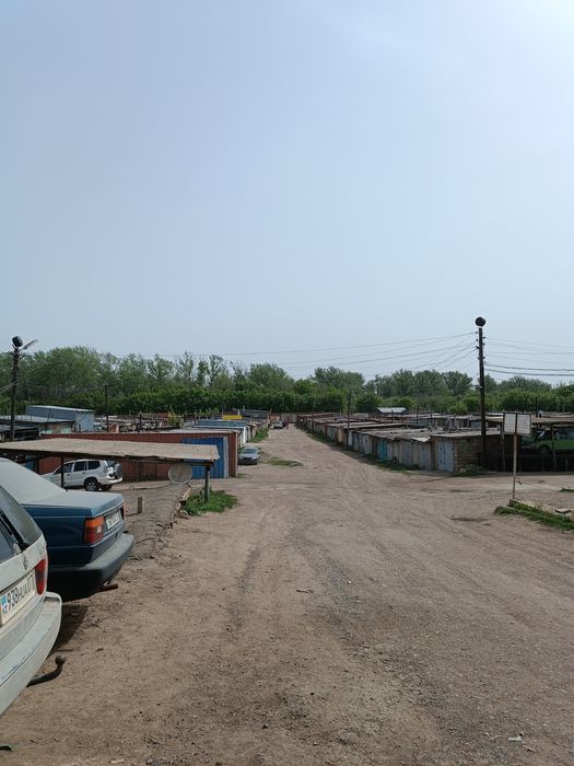 Два гаража в районе центрального рынка