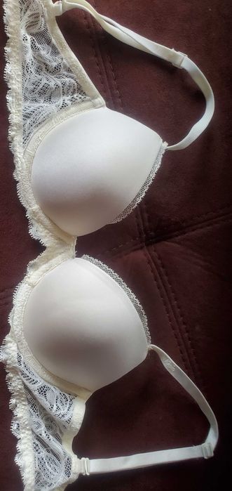 Calvin klein  сутиени от 70В до 80В