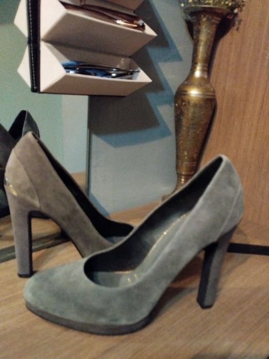 Продам Женскую обувь