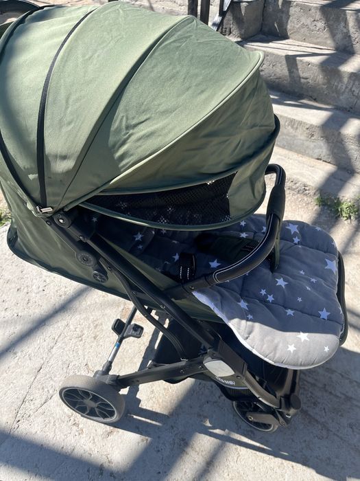 Детская прогулочная коляска