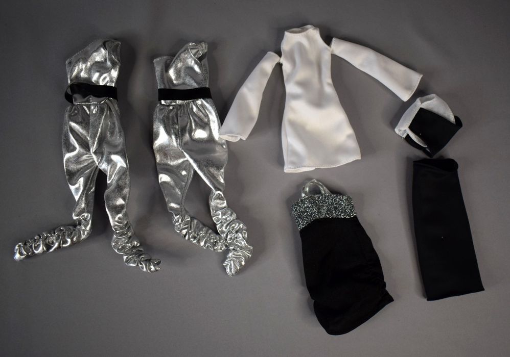 Аутфиты Barbie Looks для Барби и Кена