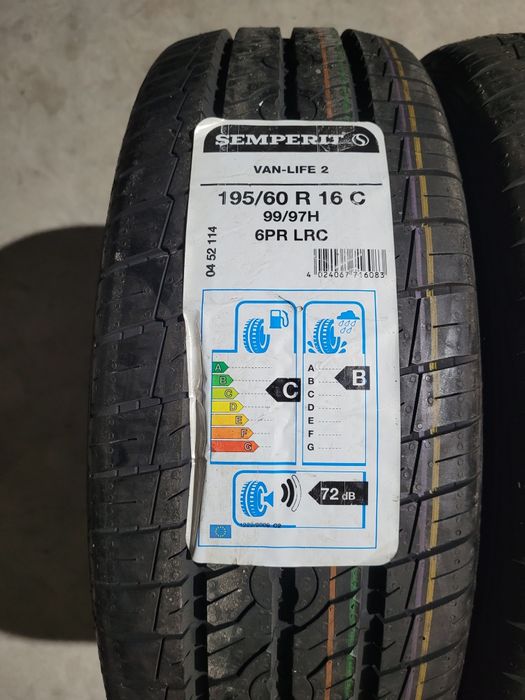 2 Anvelope de vara  195 60 r16C Semperit