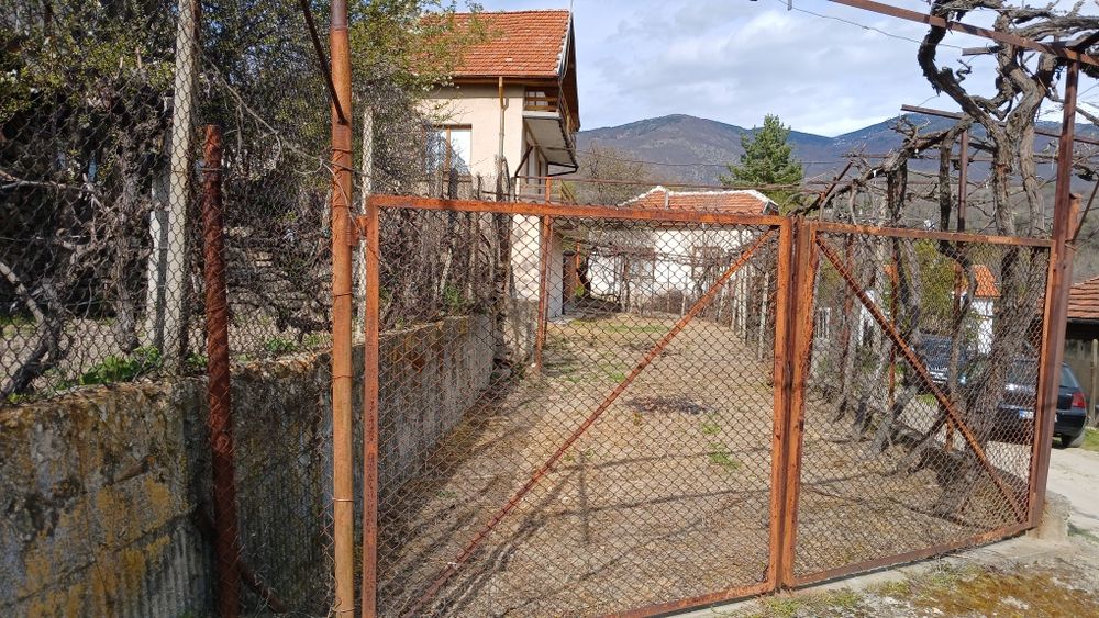 Къща в село Бадино