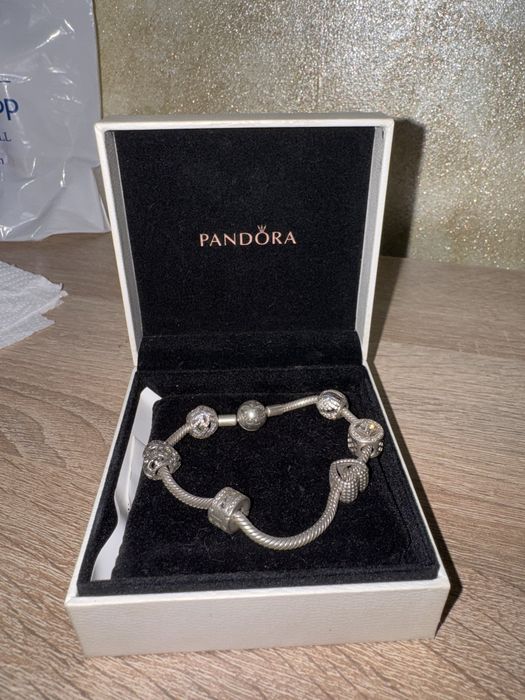 Bratara Pandora cu charm