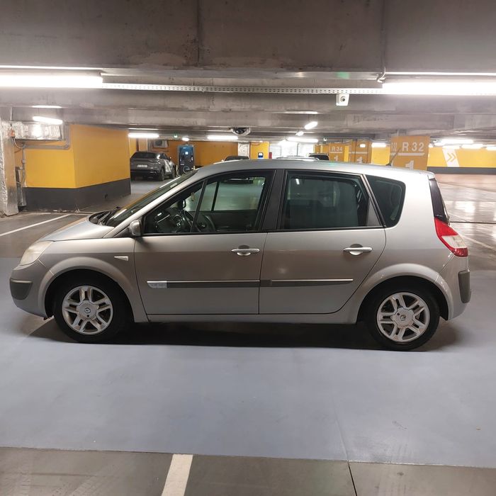 RENAULT Grand Scenic