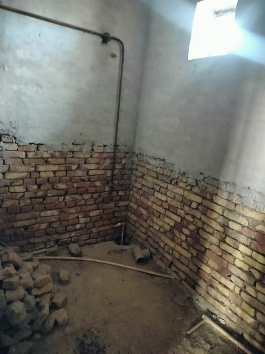 Уй  сотилади 163кв центрда