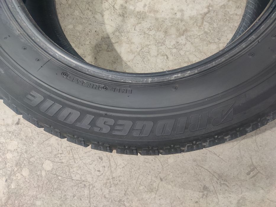 Продам комплект резины 215/60/17