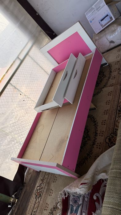 Продам кровать без матраса.