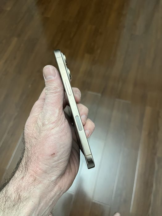 iPhone 16 Pro 256GB Desert Titanium