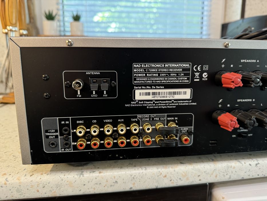 Nad C-720BEE качествен стерео ресивър