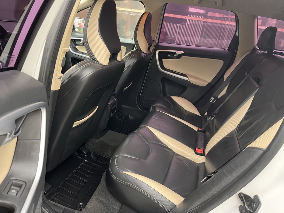 Vand Volvo Xc 60/2011/5 cilindri/r-design/cutie automata/2.0 d piele
