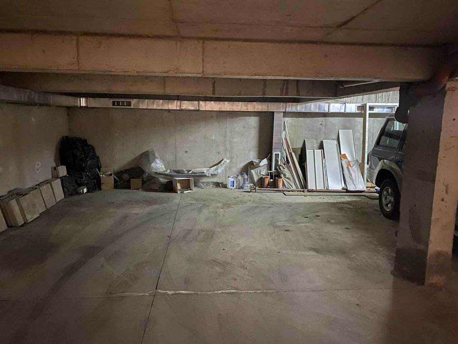 Дава се под наем Гараж / Паркомясто в София, 7-ми 11-ти километър - 12 кв.м за 102 € - Снимка #1