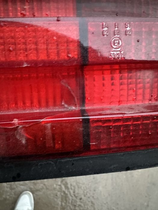 Мерсндэс 124 малинавый