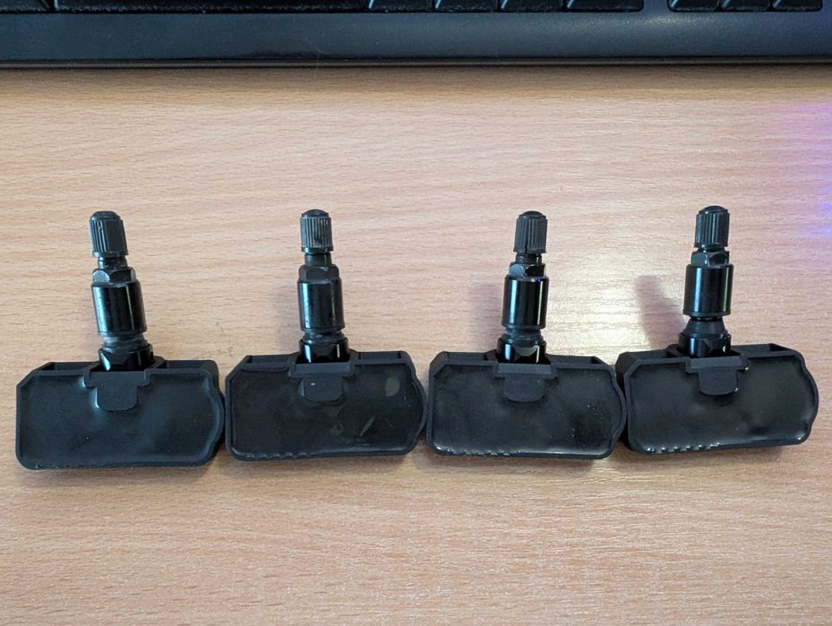 Алумиеви джанти 16" + летни гуми и вентили със сензори за налягане