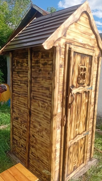 Продам деревянный туалет