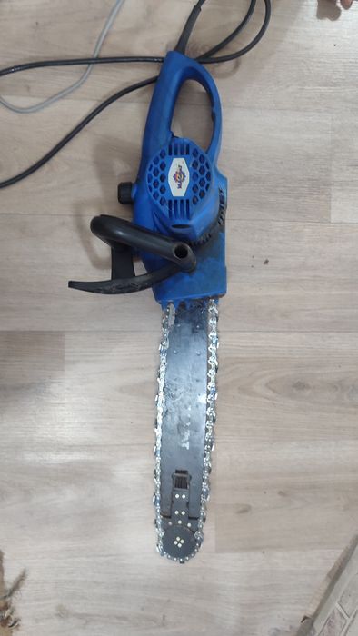 Продам электрическую цепную пилу MAGNAT MG-2300