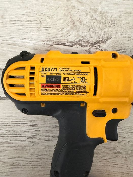 Машини на Dewalt