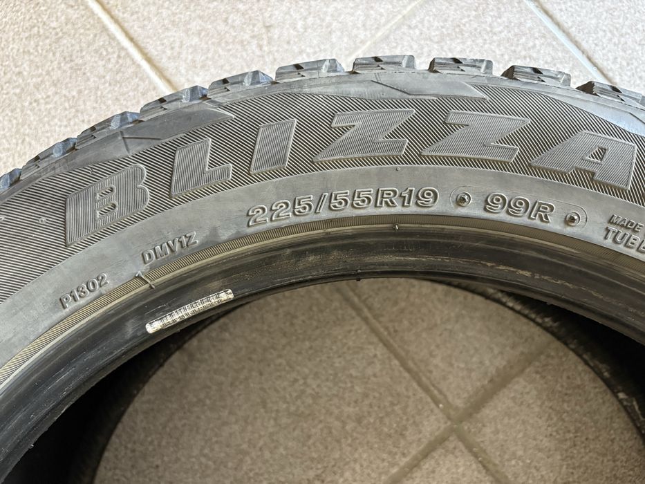 Продавам 4 зимни гуми bridge stone Blizzak 225 55 19