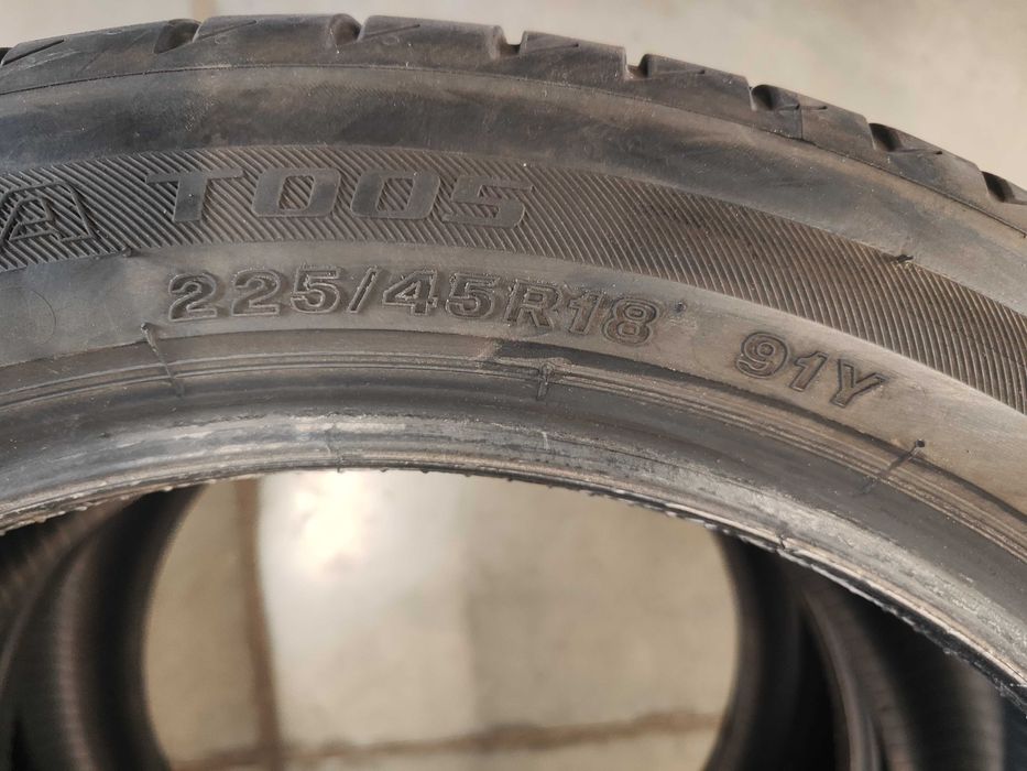 2бр.летни гуми 225/45/18 Bridgestone
