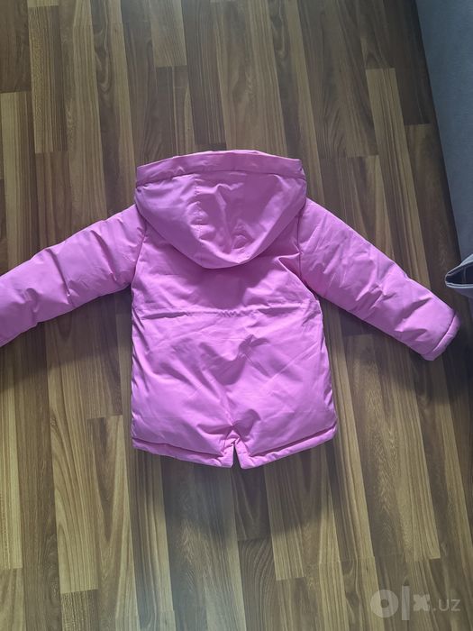 Теплая куртка на девочку 4-5 лет