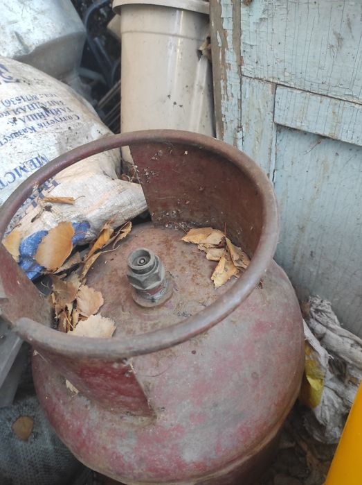 Продам два газ баллона и флягу