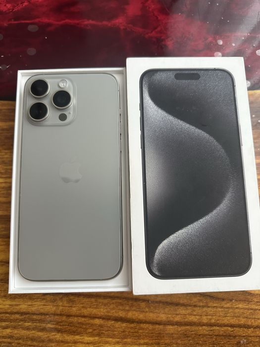 Продам Айфон 15 про макс 256