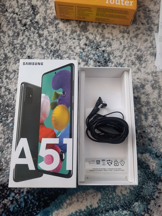 Продам телефон а51 самсунг