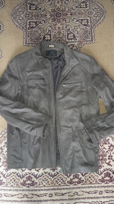 Продам куртки разные