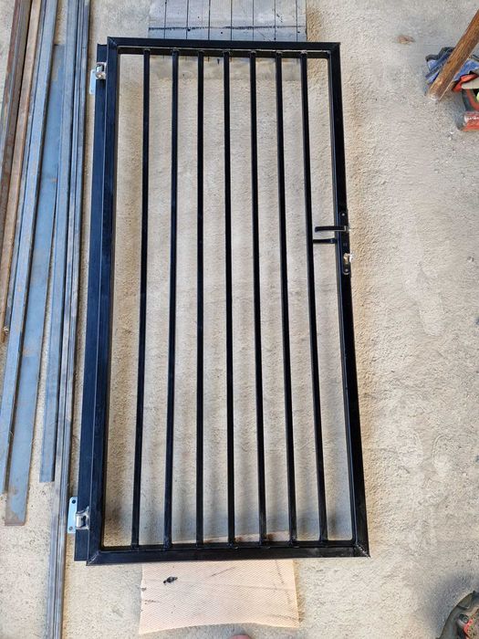 Poartă pietonală metalică nouă cu latime 90 cm, inaltime 180 cm – preț redus pentru vânzare rapidă!
