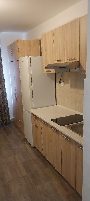 Închiriez garsoniera zona Rogerius