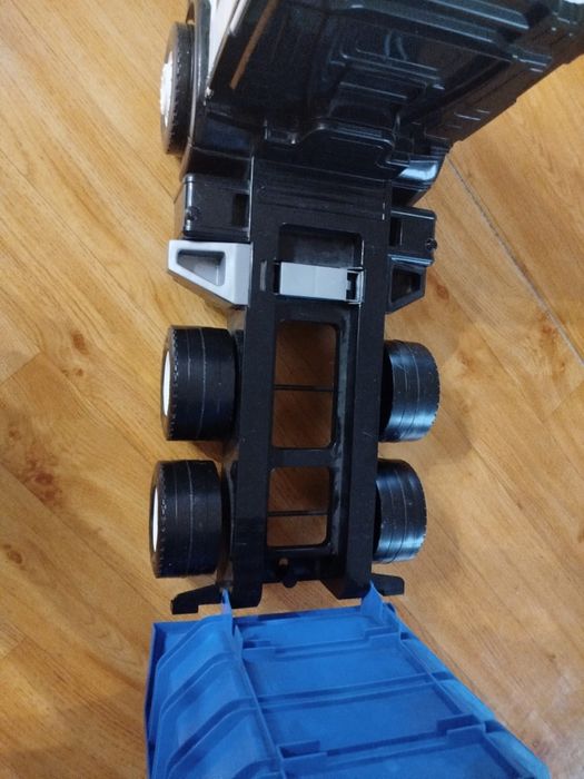 Большая машина грузовик