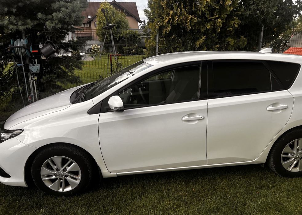 TOYOTA Auris 2016 — imagine 3