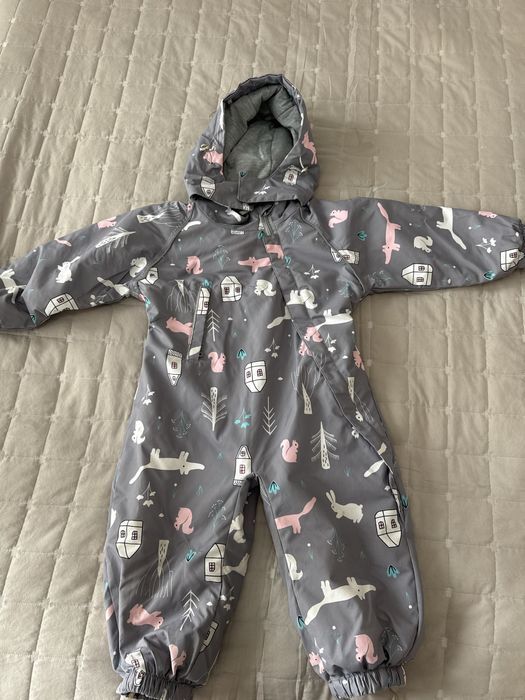 Демеснзонный комбинезон для девочки