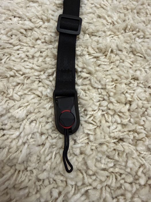 Curea de incheietura cu eliberare rapida pentru camera