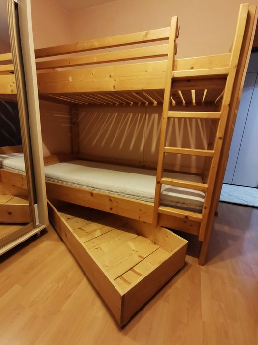 Pat supraetajat + lada depozitare + Saltea