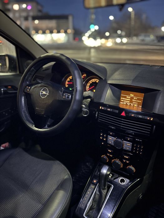Продам Opel Astra H. 1.8