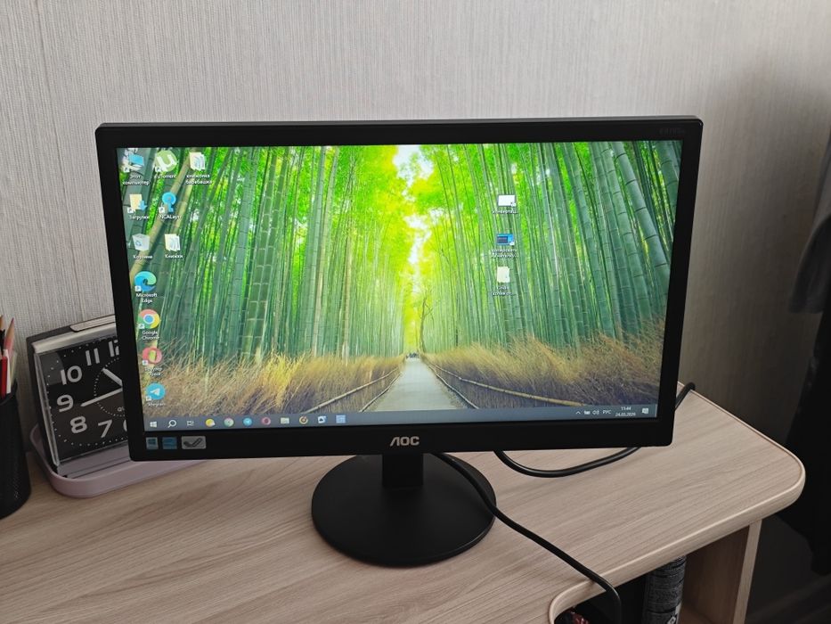 Монитор в отличном состоянии 19"