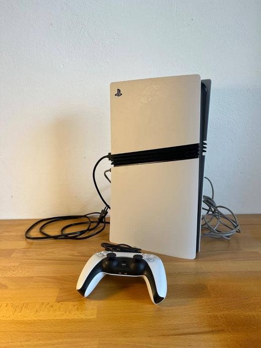 PS5 Pro 2TB – Stare impecabilă, Factură + Garanție, Accesorii Complete