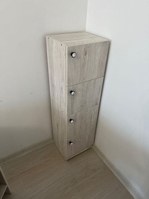 Маникюрный стол.