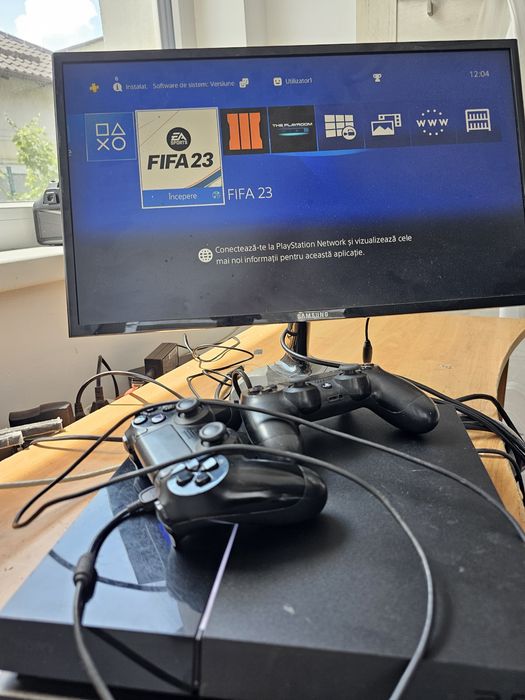PlayStation  4 cu  2 manete si joc FIFA