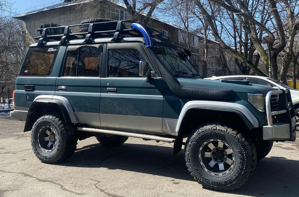 Toyota Land Cruiser 78