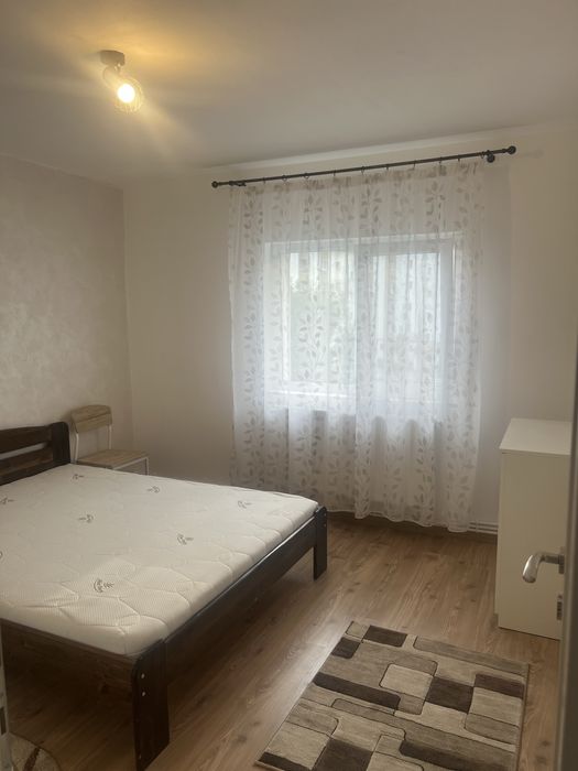 Inchiriez apartament 2 camere decomandat centru