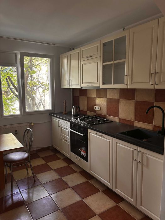 apartament 3 camere berceni — fotografia 1