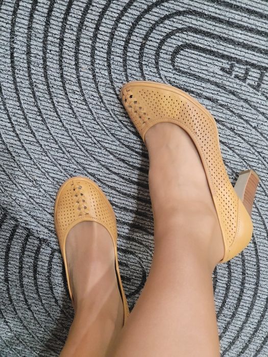 Туфли женские на каблуке