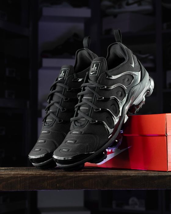 Nike VaporMax Plus "Triple Black"