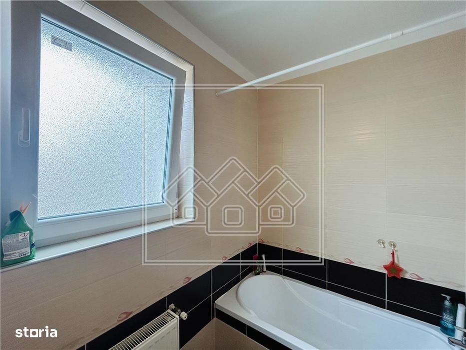 Apartament cu 2 camere, balcon, etaj 2\/4, loc de parcare - Ciresica
