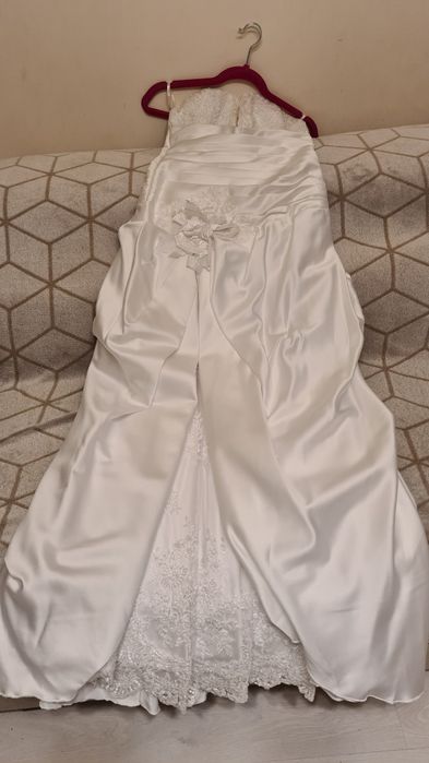 Rochie mireasa tip printesa, alba