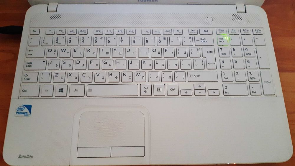 Лаптоп Toshiba Satellite C855-2FV