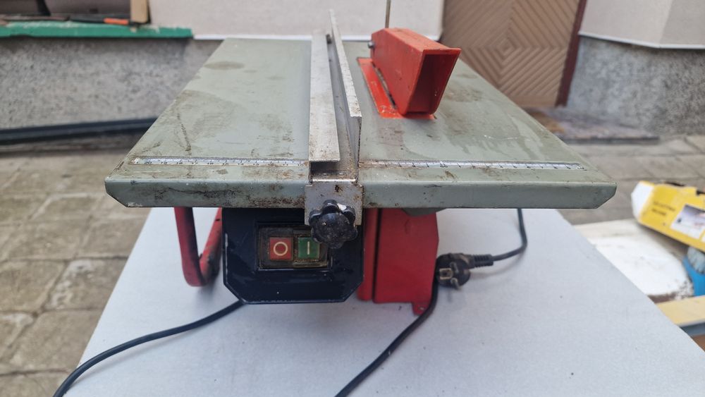 Настолен циркуляр Raider