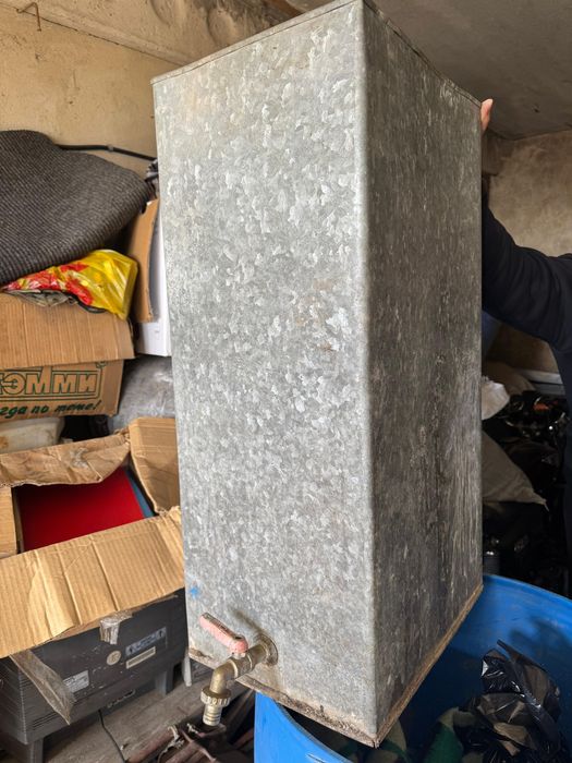 Продаются ёмкости под жидкость